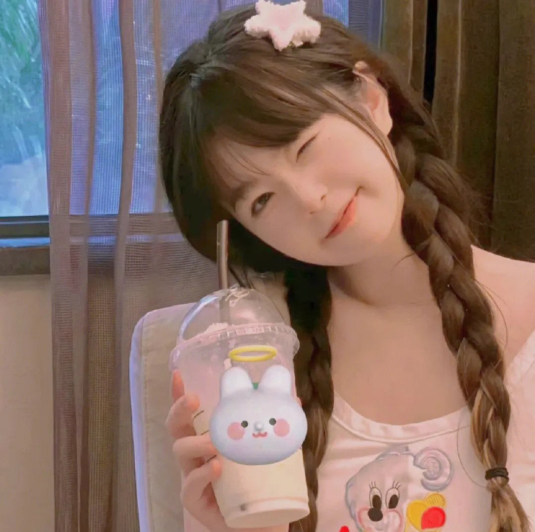 别惹她，她有八个哥哥